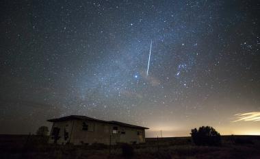 Fireball over Clines Corners, New Mexico, Dec. 14th2017 – © AmyM Howard